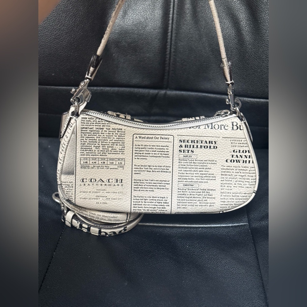 NWT Coach Ashton Shoulder Bag With Newspaper Print CDC12 - Picture 10 of 15